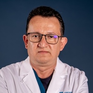 Dr(a) Romel Santos Andrade