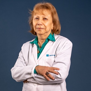 Dr(a) Carmen Rojas Castillo